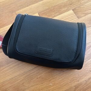NWT Perry Ellis Portfolio Black Leather Travel Bag with Bottle